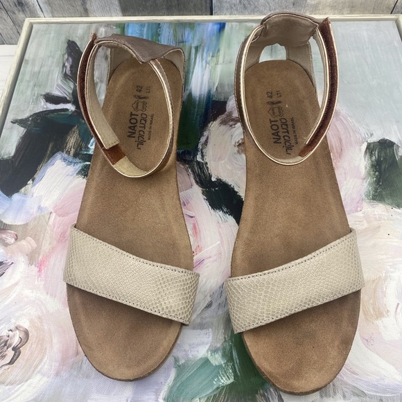 Women NAOT Pixie Sandals in Rose Gold Lizard Leather Size 42.
